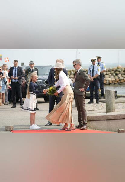 Royal Style: Diamonds are a Queen's best friend..