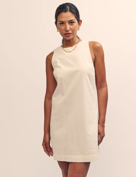 Who tf wears a shift dress other than on MN?