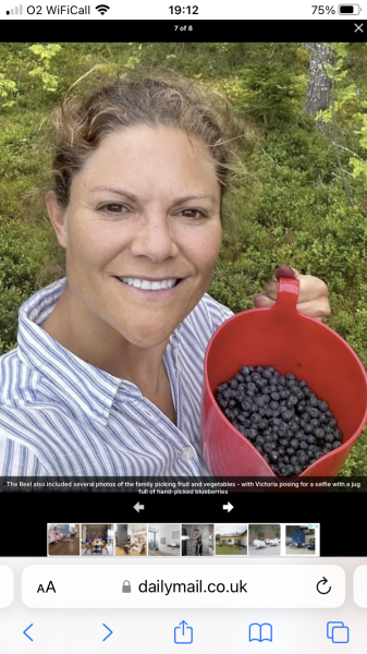 Royal Style: Diamonds are a Queen's best friend..