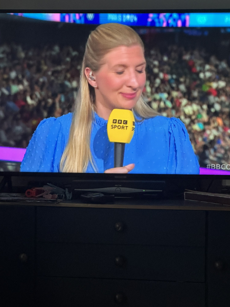 Who is she wearing??