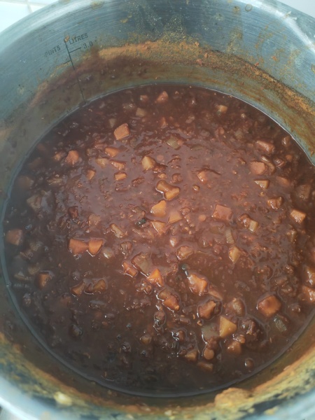 Can eat this dark red soup?