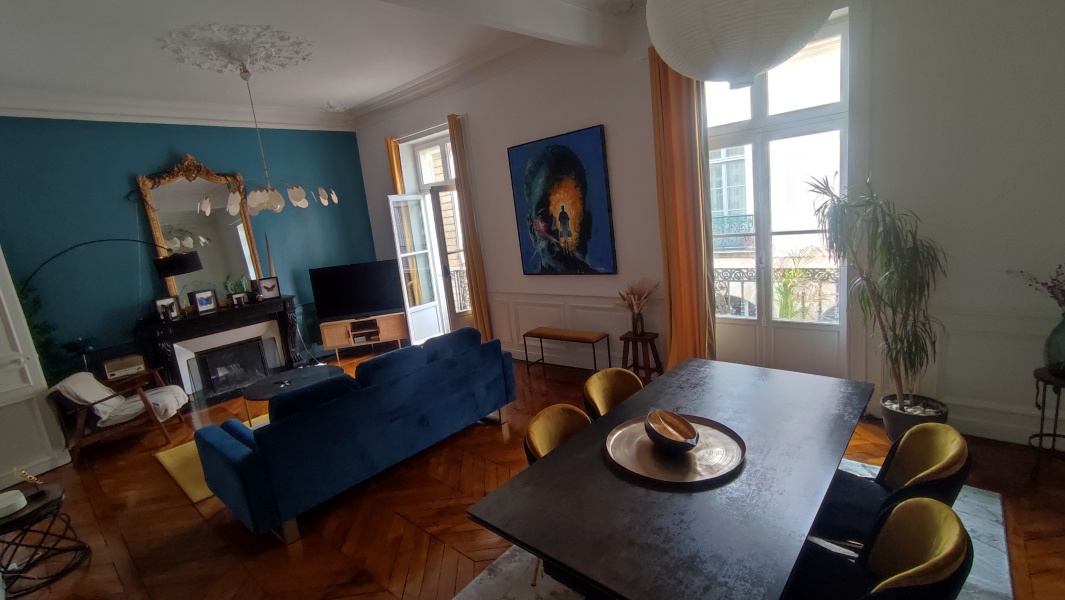 Airbnb host not responding - should I be worried?