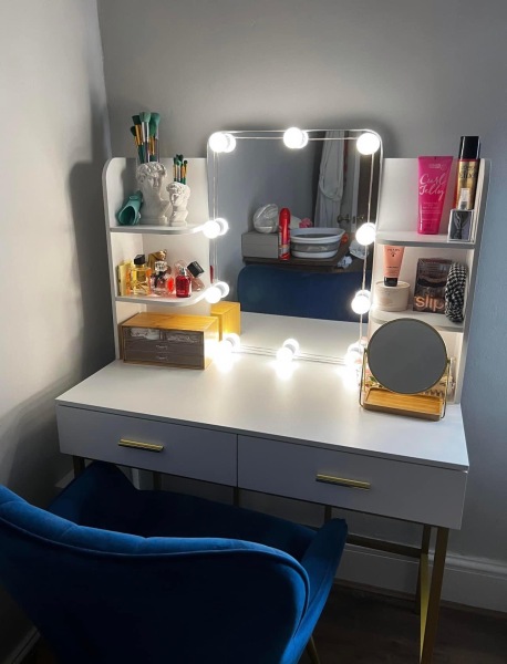 Dressing table/vanity
