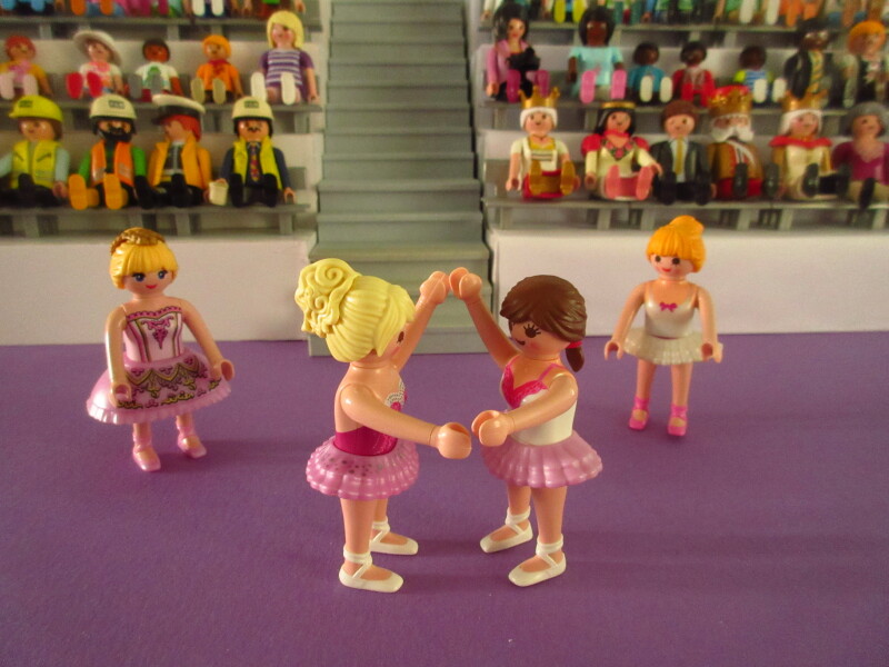 It's time for the Olympic Games for the Playmobil people in our house PART TWO