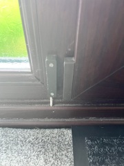 Disconnecting alarm door sensor