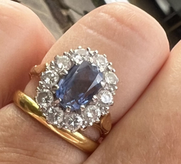 what sort of wedding band would fit with this engagement ring?