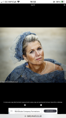 Royal Style: Diamonds are a Queen's best friend..