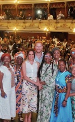 Meghan and Harry spotted out and about - ¡Viva Colombia! Edition (Part 7)