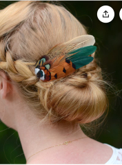 What colour fascinator, shoes & bag with this dress?