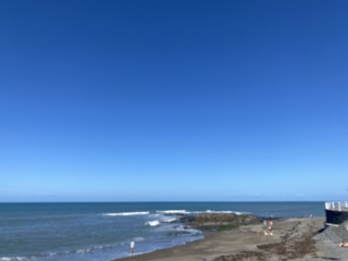 Come and tell me your dull and unexciting news 30: Calmly through the day