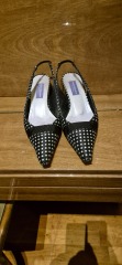 Guardian capsule wardrobe article- what items do you agree with and ones that you don't?