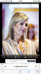 Royal Style: Diamonds are a Queen's best friend..