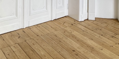 Floor on three interconnecting rooms
