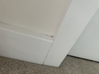 Is this normal for skirting and easily fixed with DIY?