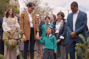 Royal Style: Diamonds are a Queen's best friend..