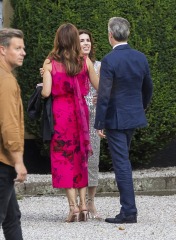 Royal Style: Diamonds are a Queen's best friend..