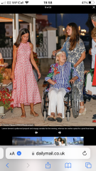 Royal Style: Diamonds are a Queen's best friend..