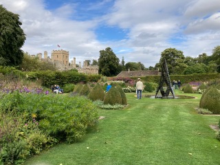 Come and tell me your dull and unexciting news 31: Calmly through the day