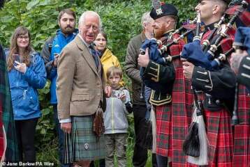 Royal Style: Diamonds are a Queen's best friend..