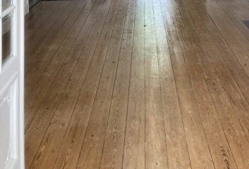 Floor on three interconnecting rooms