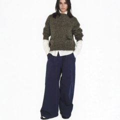 Please find me a modern, comfy pair of trousers that I can wear to college with trainers