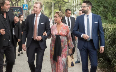 Royal Style: Diamonds are a Queen's best friend..