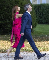 Royal Style: Diamonds are a Queen's best friend..