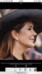 Royal Style: Diamonds are a Queen's best friend..