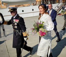 Royal Style: Diamonds are a Queen's best friend..