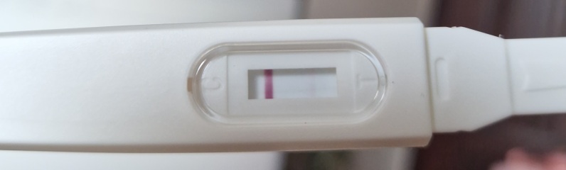 Line eyes - pink or colourless?