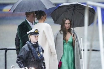 Royal Style: Diamonds are a Queen's best friend..