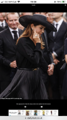 Royal Style: Diamonds are a Queen's best friend..