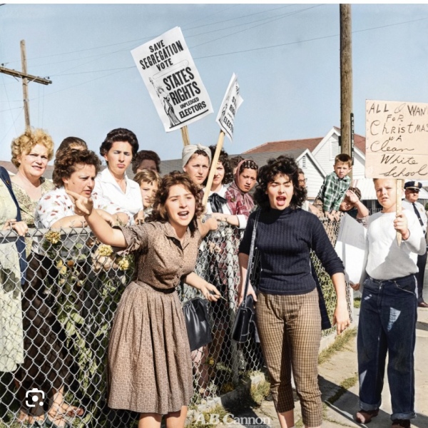 Most powerful images in history [content warning: distressing images]