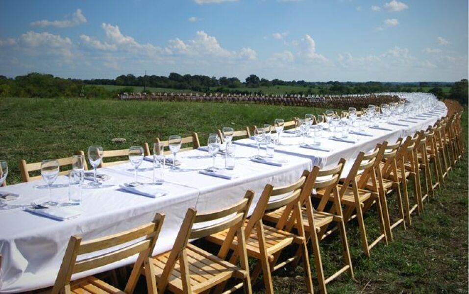 To not want to sit at a tAble with strangers for an intimate meal?