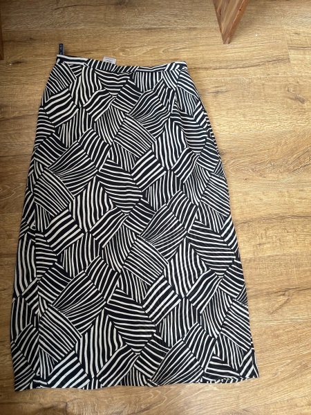 What kind of skirt is this?