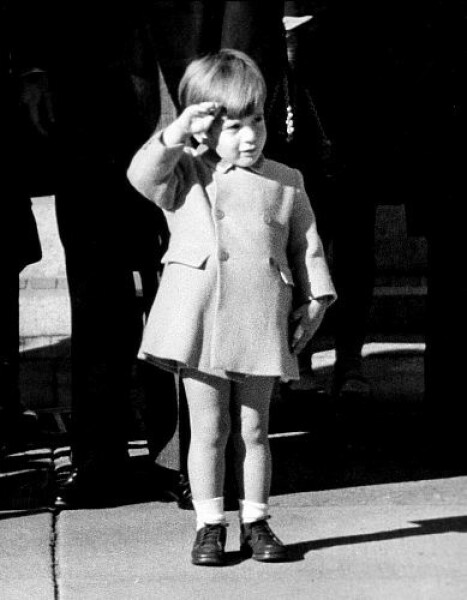 Most powerful images in history [content warning: distressing images]