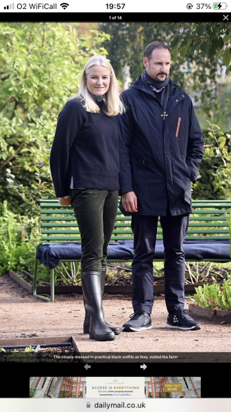 Royal Style: monkey nuts or emeralds? The discussion continues...