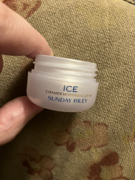 Feel the temptation to indulge in beauty treats? Is your collection overflowing with treasures? Come unite with fellow beauty enthusiasts in this lovely group!