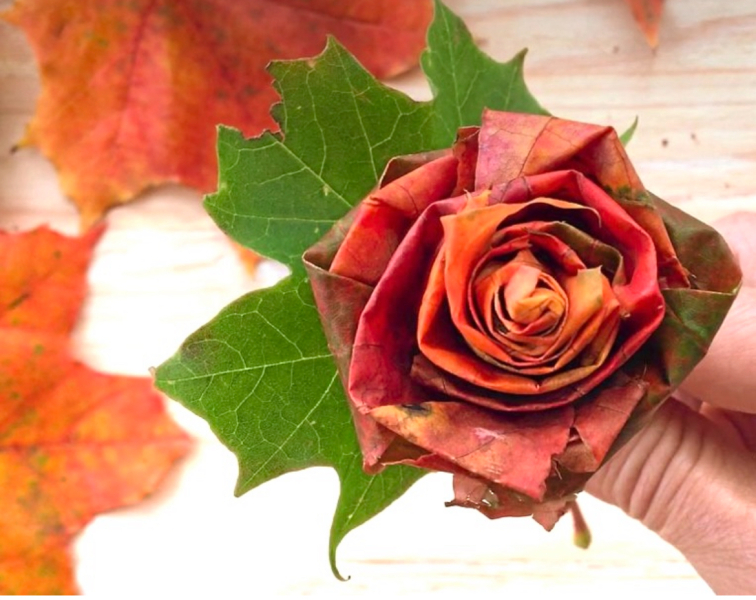 What date do you decorate for autumn?