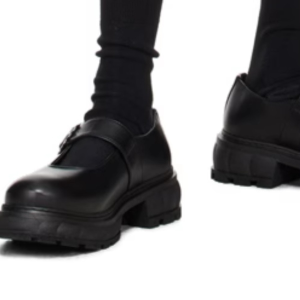 How do you make mary-jane shoes work?