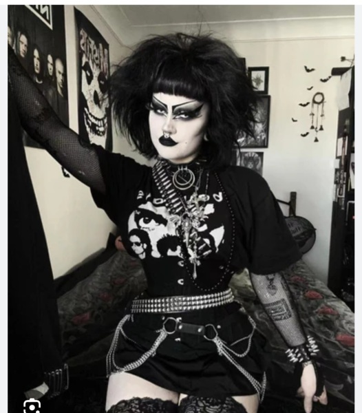 Would a 17 year old girl like this or is it cringe?