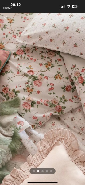 Has anyone got this vintage rose duvet cover?