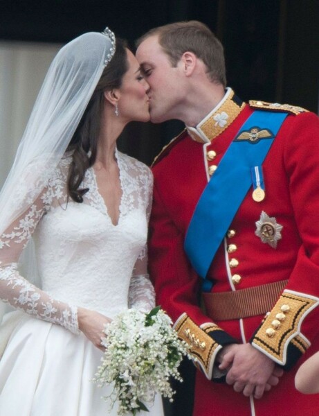 Most powerful images in history [content warning: distressing images]