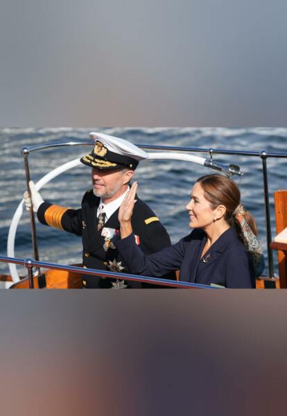 Royal Style: monkey nuts or emeralds? The discussion continues...