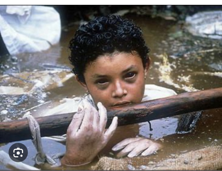Most powerful images in history [content warning: distressing images]