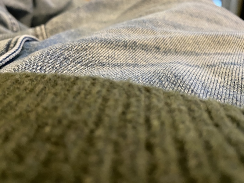 I bought these jeans today and Dd laughed.   is this “feature” noticeable?