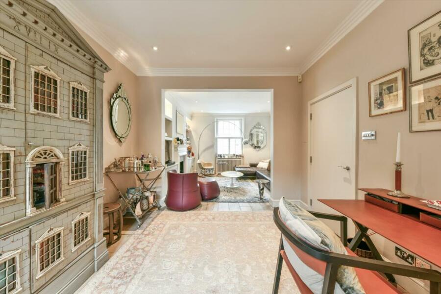 Property porn - £9 million for a London house with no garden
