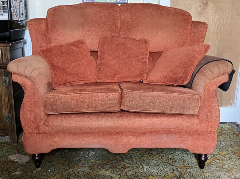 Rise and recliner chair that isn't butt-ugly