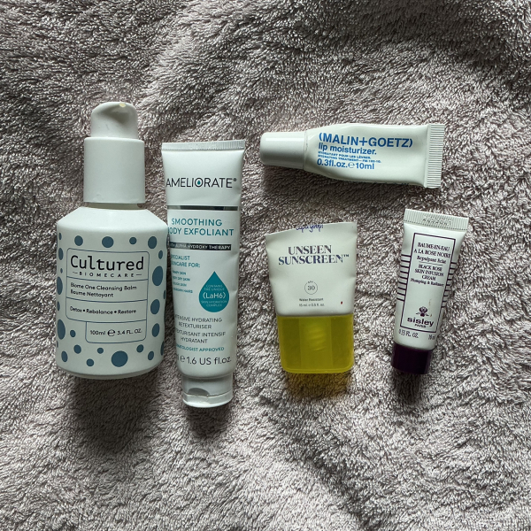 Feel the temptation to indulge in beauty treats? Is your collection overflowing with treasures? Come unite with fellow beauty enthusiasts in this lovely group!