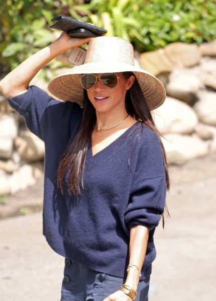 Meghan and Harry spotted out and about - ¡Viva Colombia! Edition (Part 7)